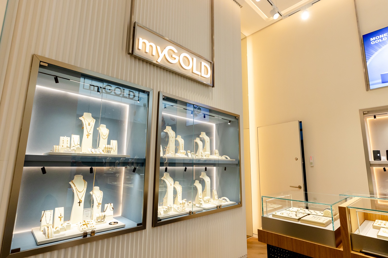 MyGold  Arges Mall thumb 2
